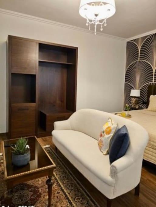Novi'S Luxury Apartment 2 จีโรคาสเตอร์ ภายนอก รูปภาพ