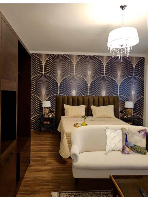 Novi'S Luxury Apartment 2 จีโรคาสเตอร์ ภายนอก รูปภาพ